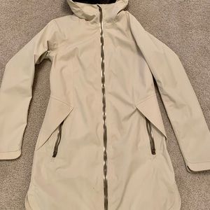 Lululemon Definitely Raining Jacket - Size 6